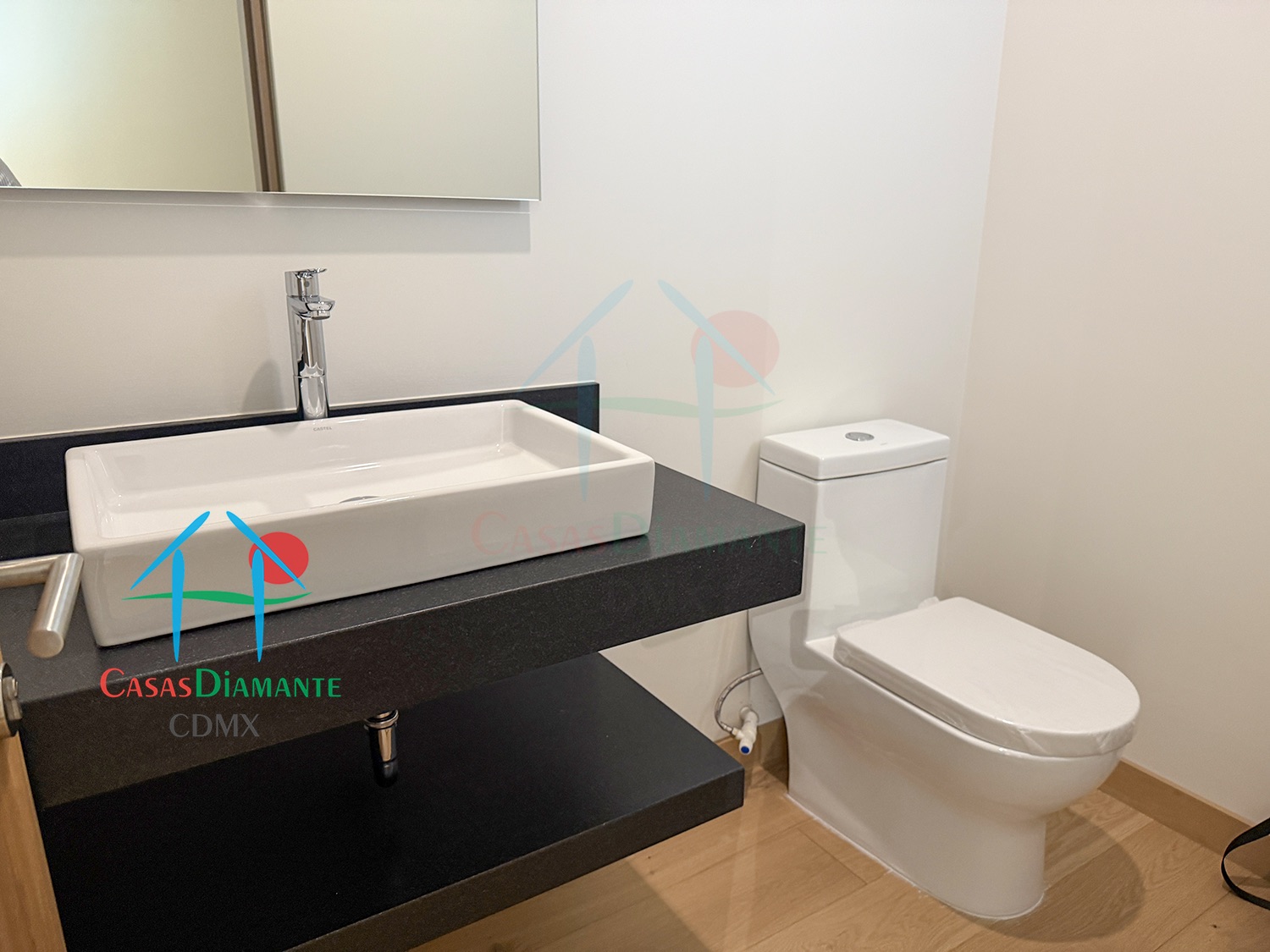 Las Aguilas Ursus BJB - Baño de visitas 1